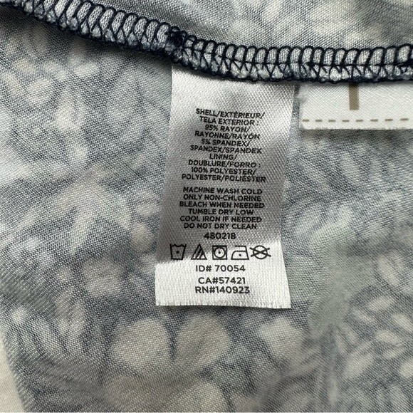 Loft Floral Flutter Sleeve Dress Knee Length Dress - Size 6 - Picture 9 of 11